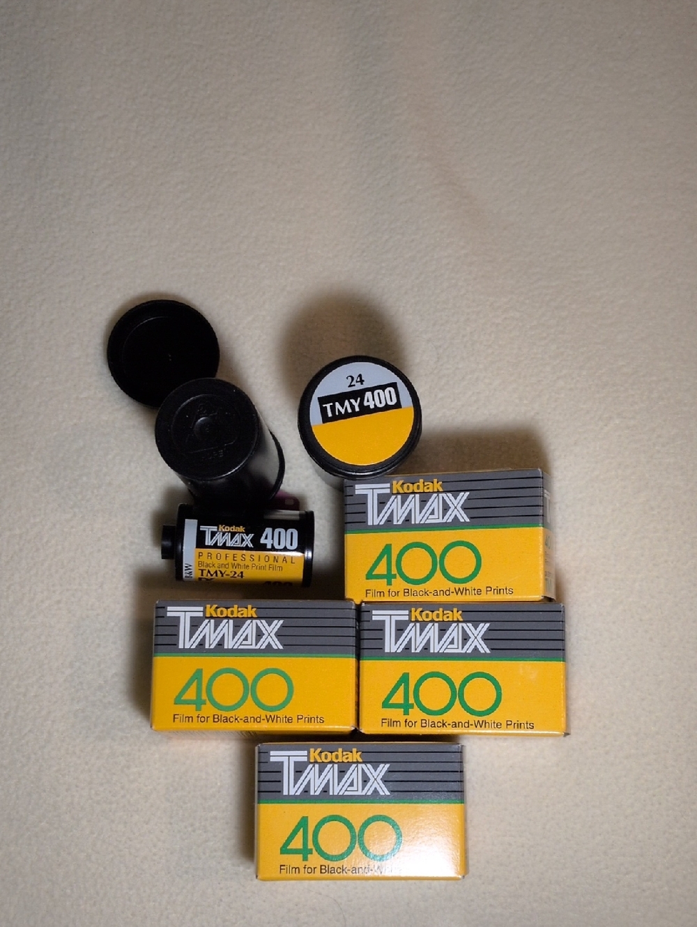 kodak tmax 400 professional film for black and white prints Expired 4/2002.